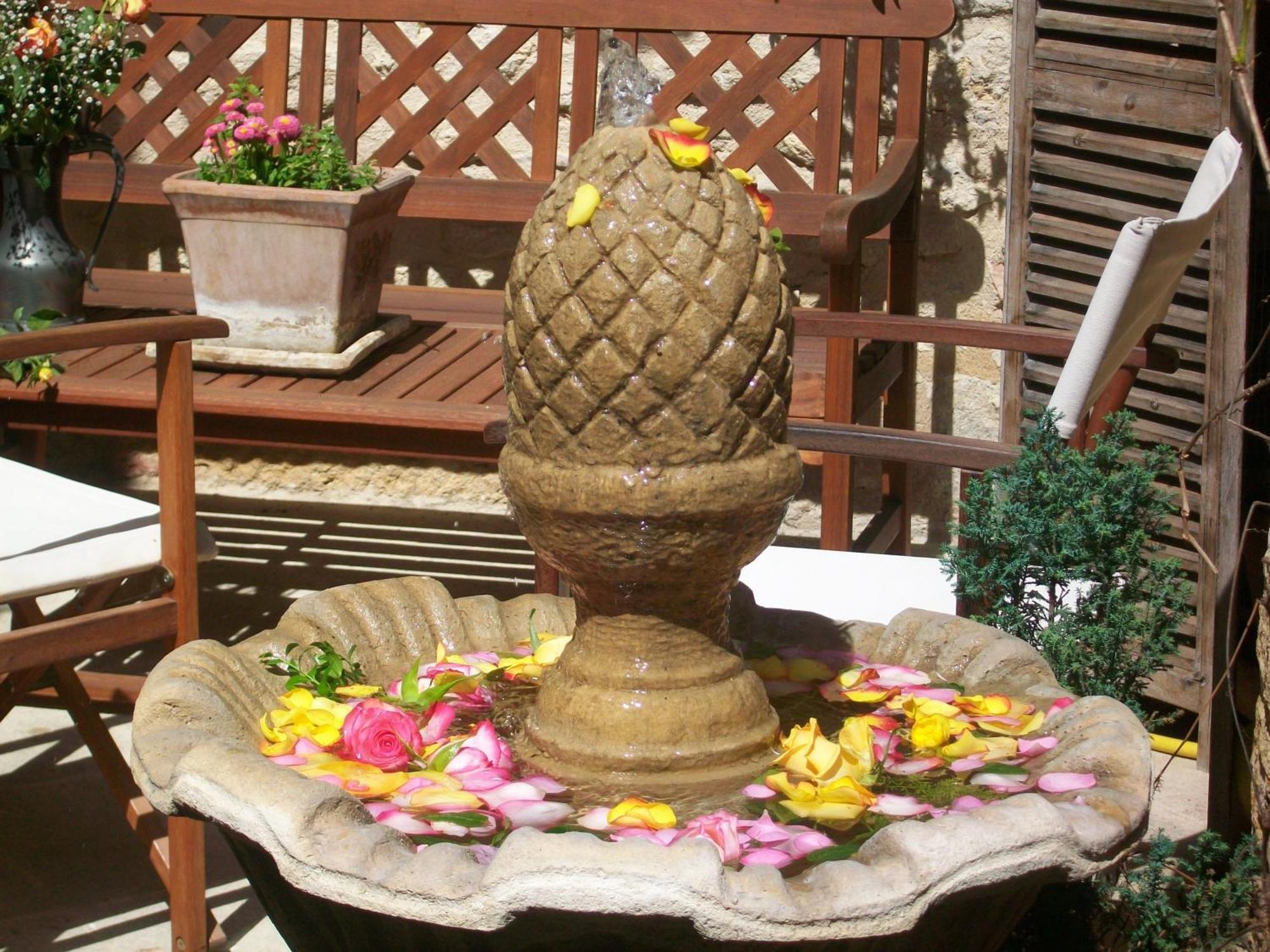 Un Patio En Luberon Bed & Breakfast Ansouis Bagian luar foto