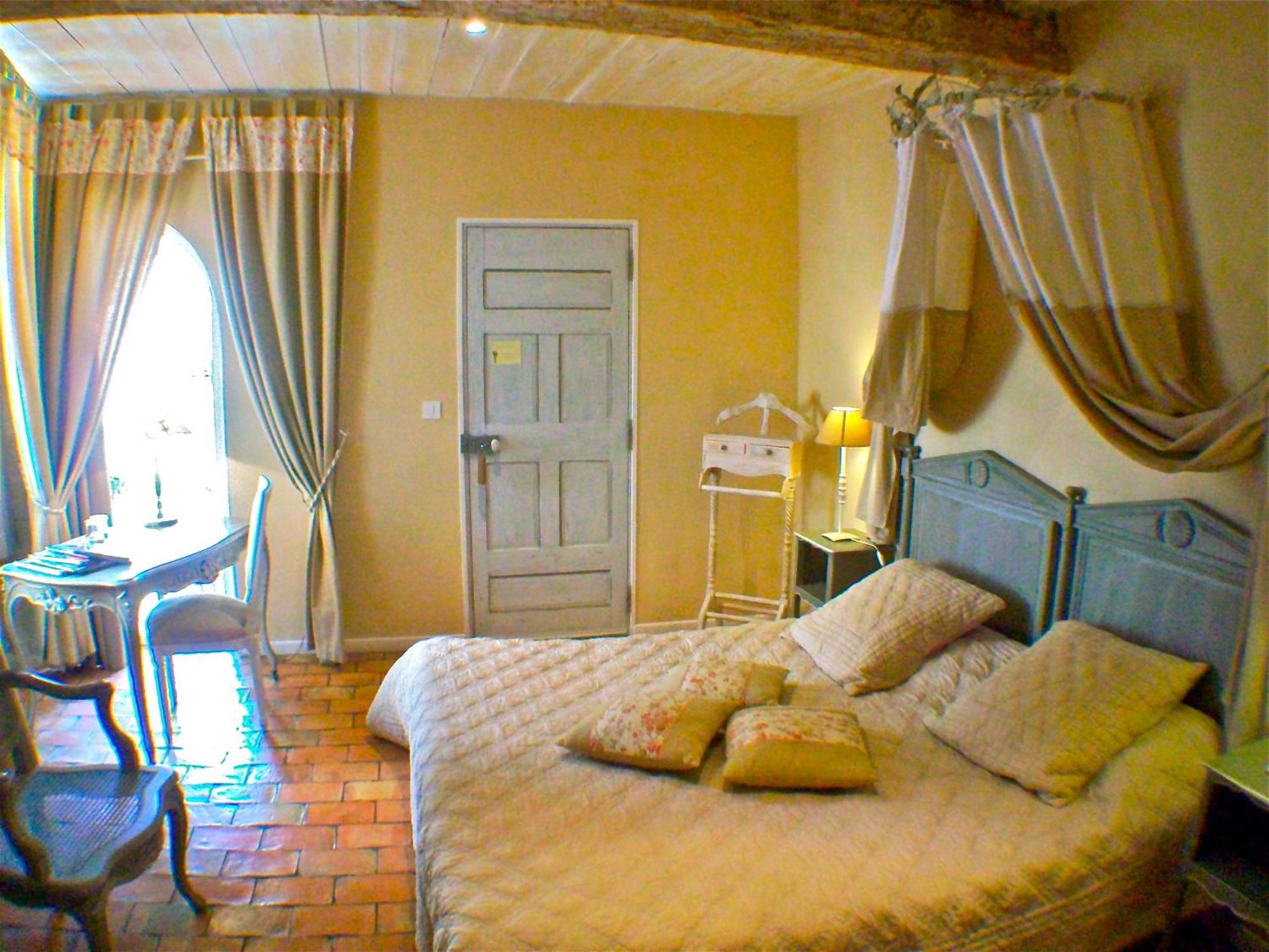 Un Patio En Luberon Bed & Breakfast Ansouis Bagian luar foto