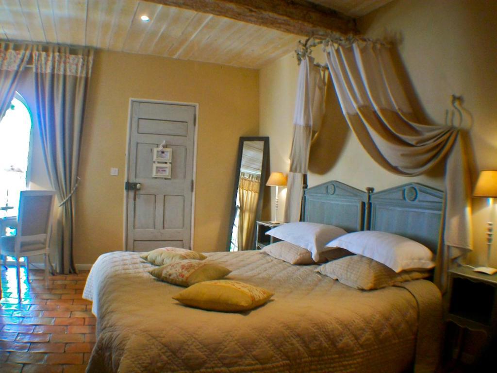 Un Patio En Luberon Bed & Breakfast Ansouis Ruang foto