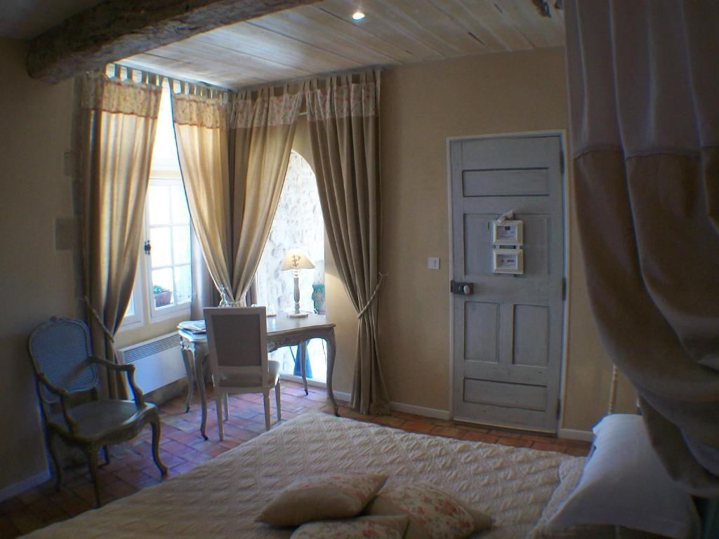 Un Patio En Luberon Bed & Breakfast Ansouis Ruang foto