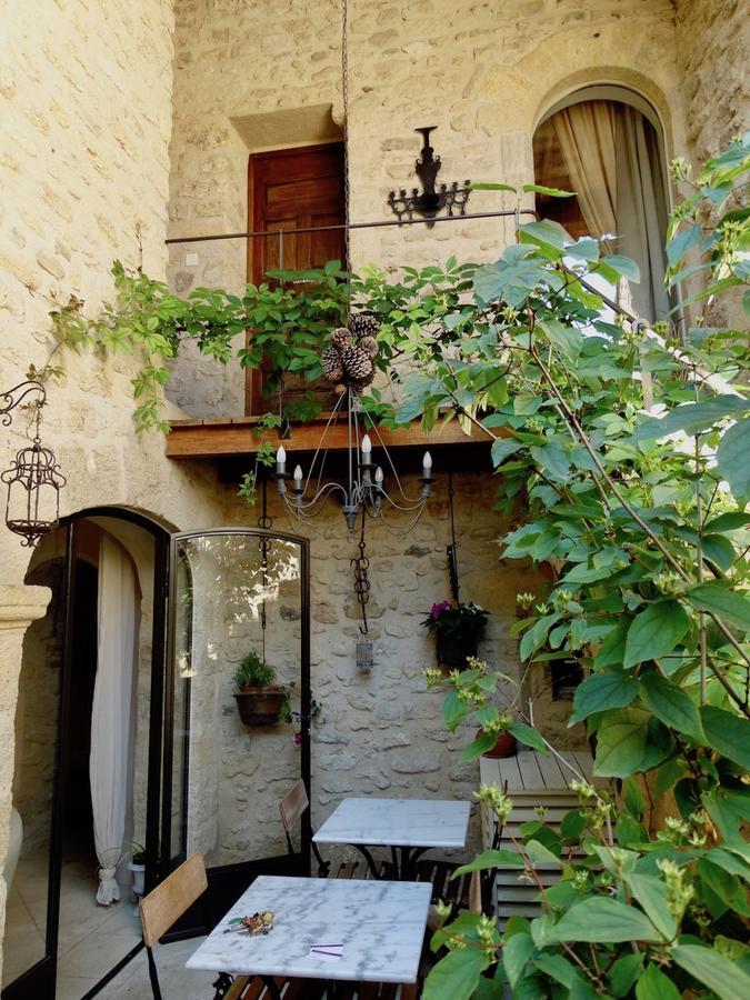 Un Patio En Luberon Bed & Breakfast Ansouis Bagian luar foto