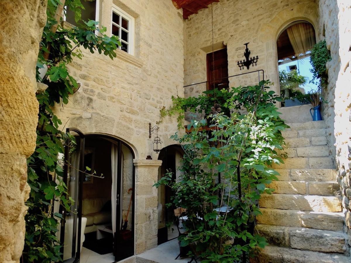 Un Patio En Luberon Bed & Breakfast Ansouis Bagian luar foto