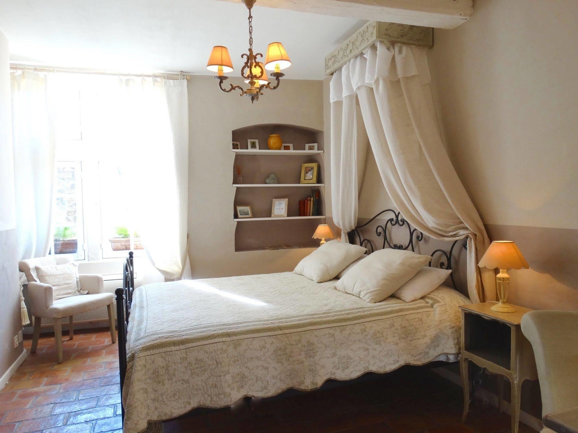 Un Patio En Luberon Bed & Breakfast Ansouis Bagian luar foto