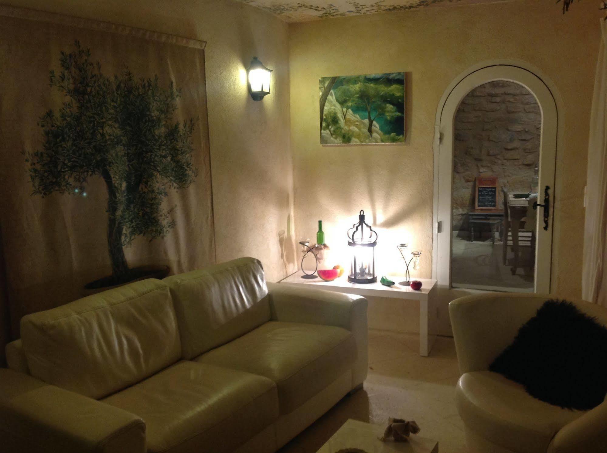 Un Patio En Luberon Bed & Breakfast Ansouis Bagian luar foto